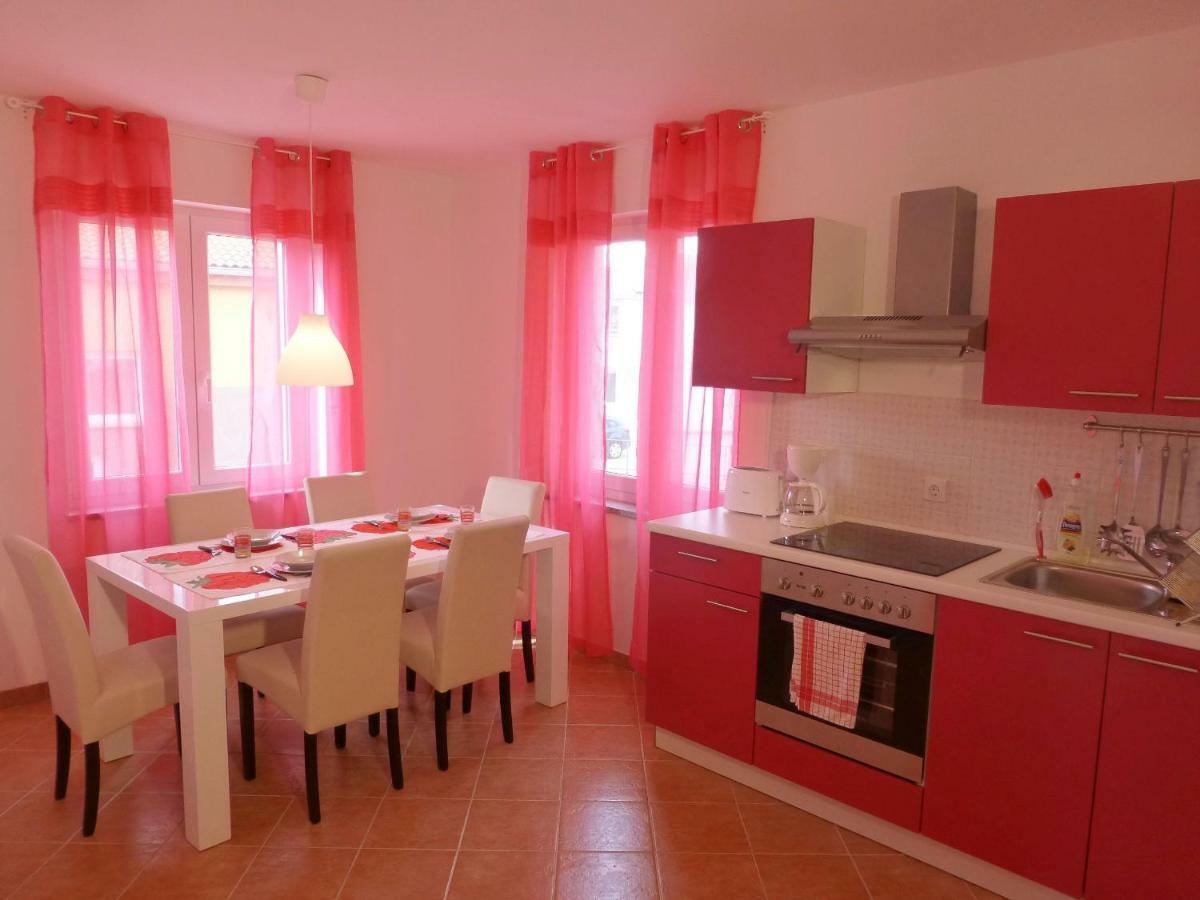 Apartments Kvesic Šilo Dış mekan fotoğraf